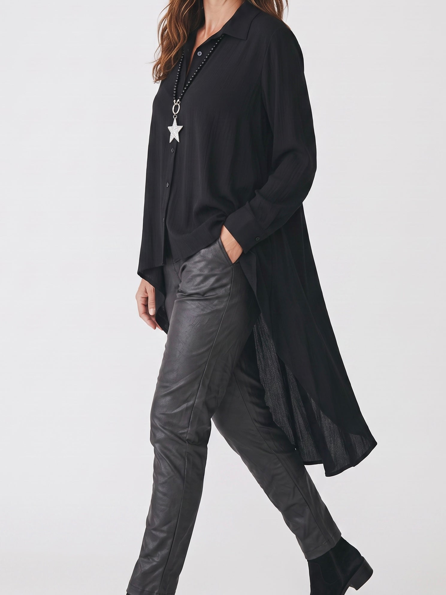 Schicke „Plissee“ Bluse in schwarz