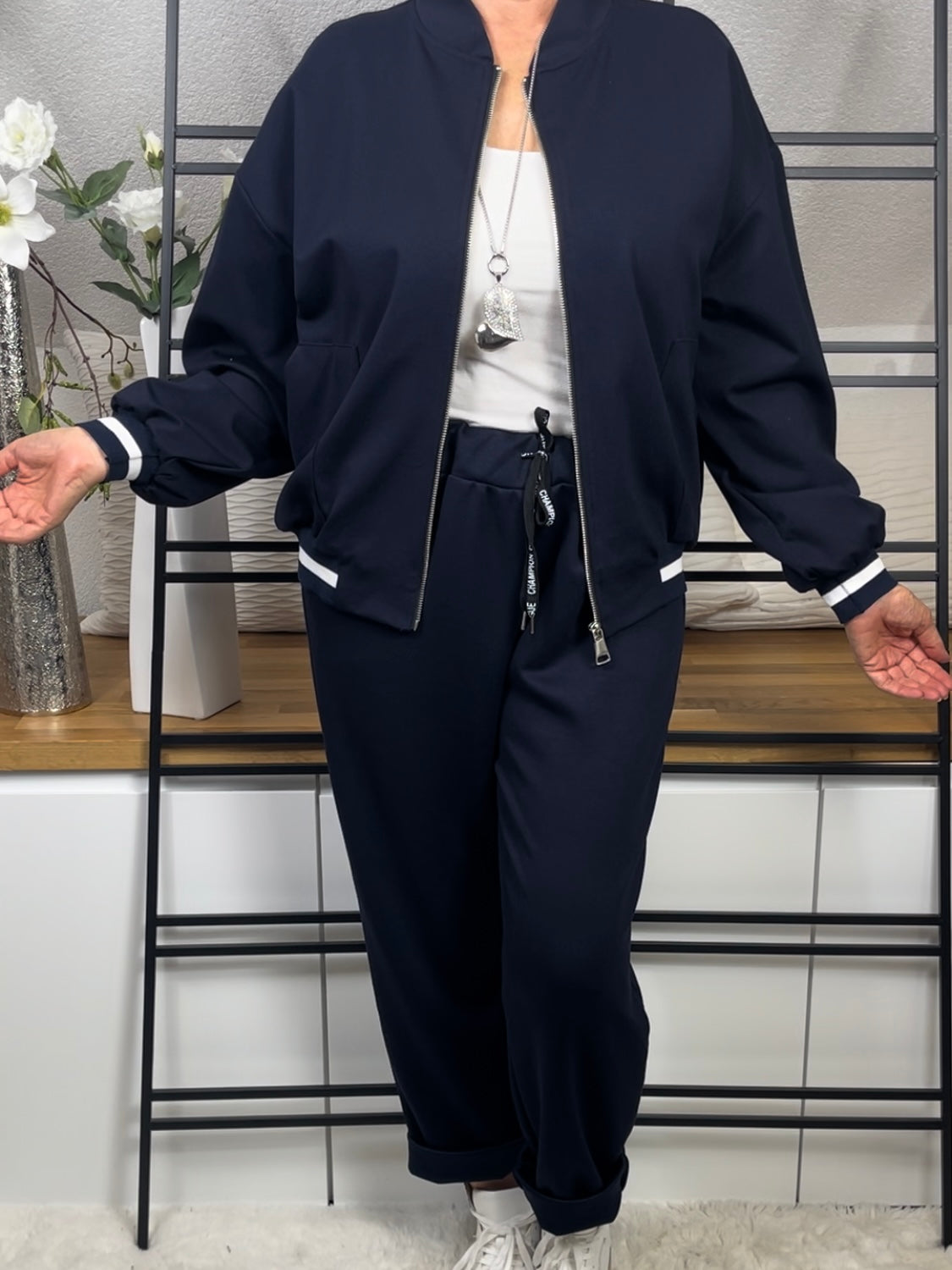 Hochwertige Damen Blouson - Jacke Einheitsgrösse Gr. 42 - 44 in 2 Farben