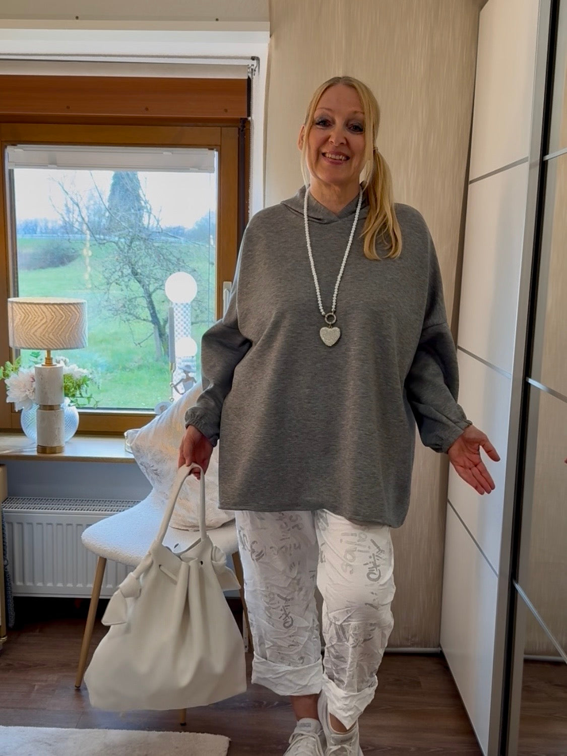 Hoodie „Fluffi“ in 4 Farben
