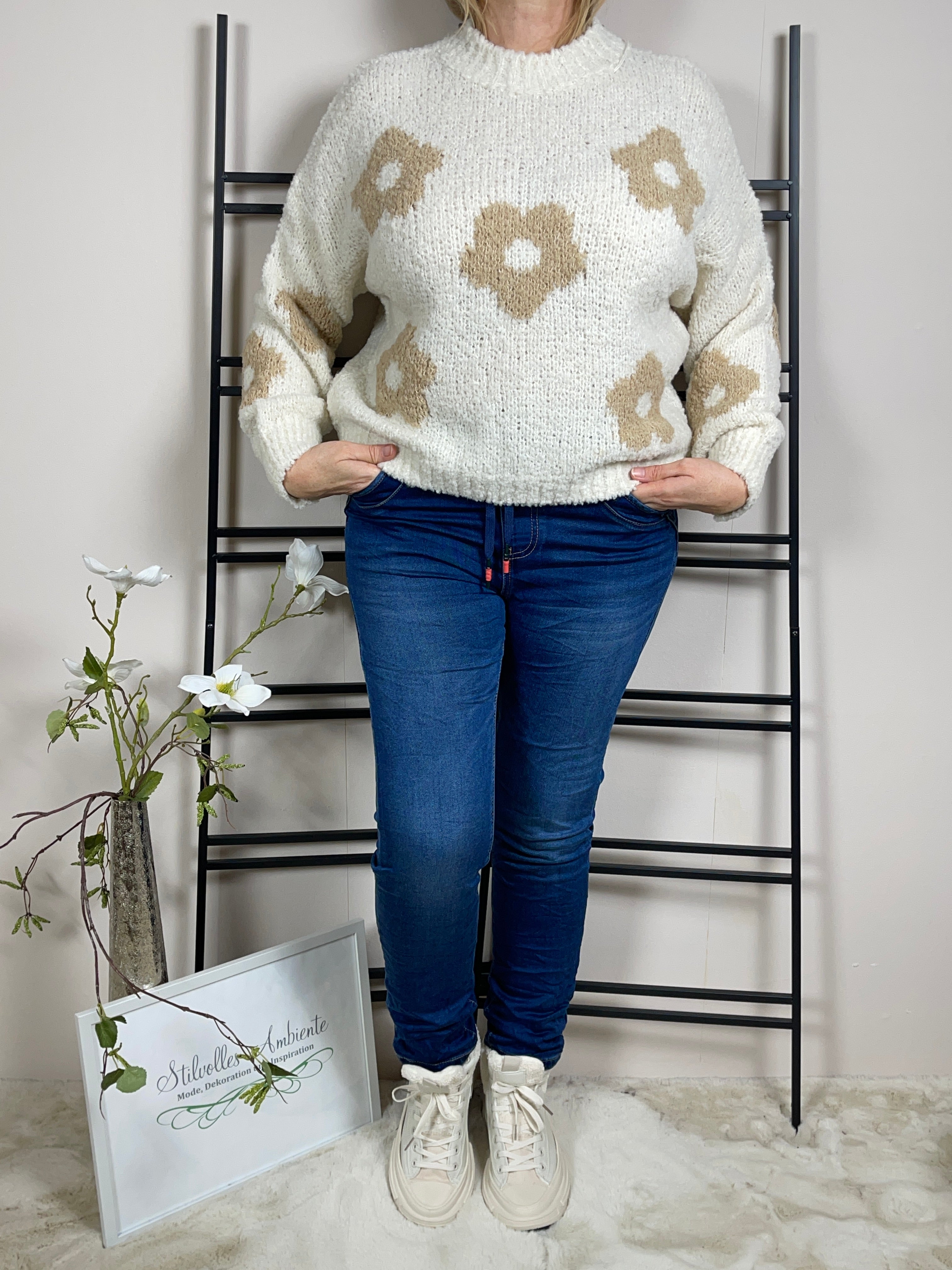 !!!!KEINE RETOURE MÖGLICH!!!! 
Pullover „Flower“ Einheitsgrösse Gr. 36 - 42