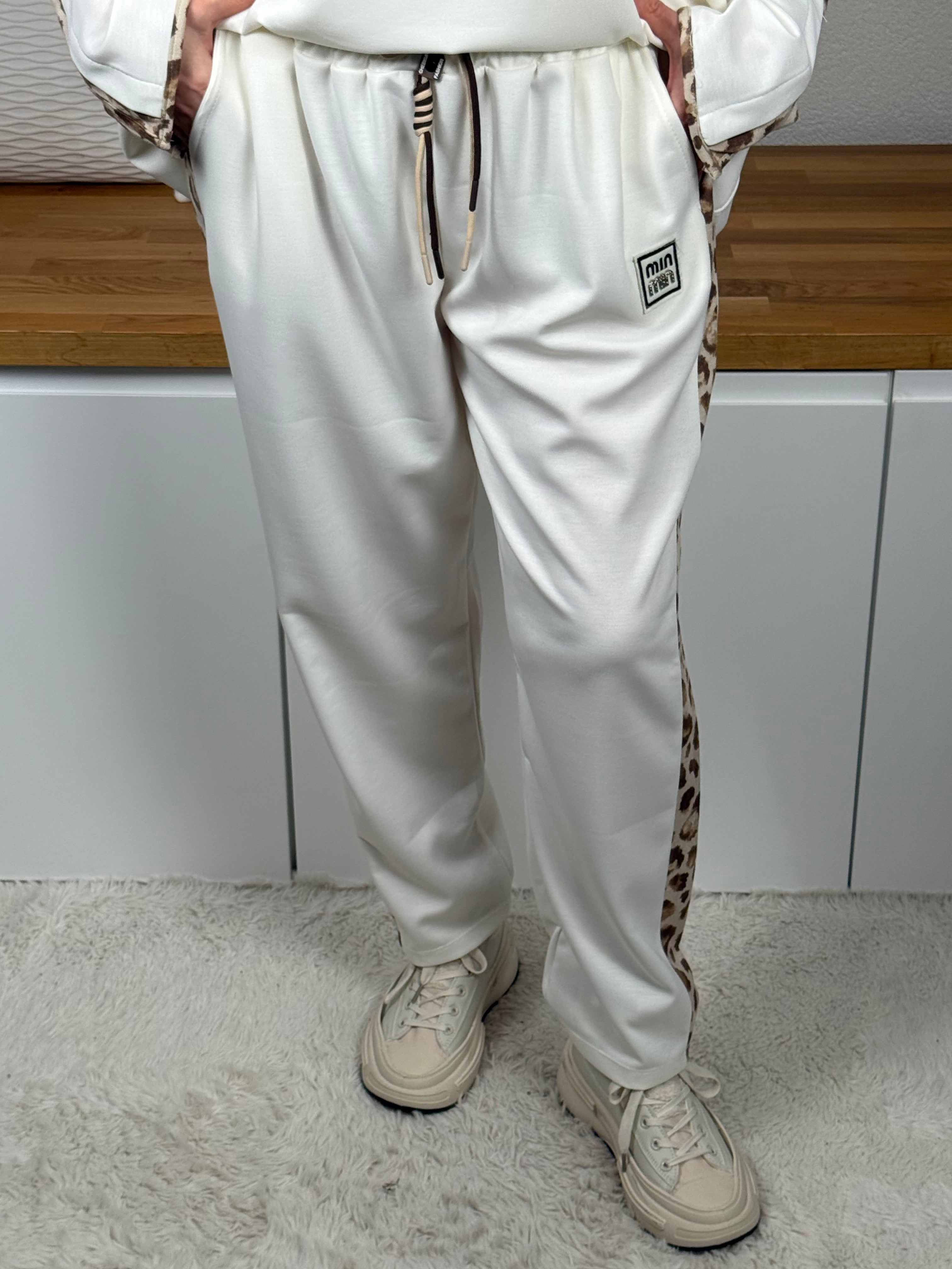 Damen Jogpant „Fluffi“ mit Animalprint Einheitsgrösse Gr. 44 - 52 in 5 Farben