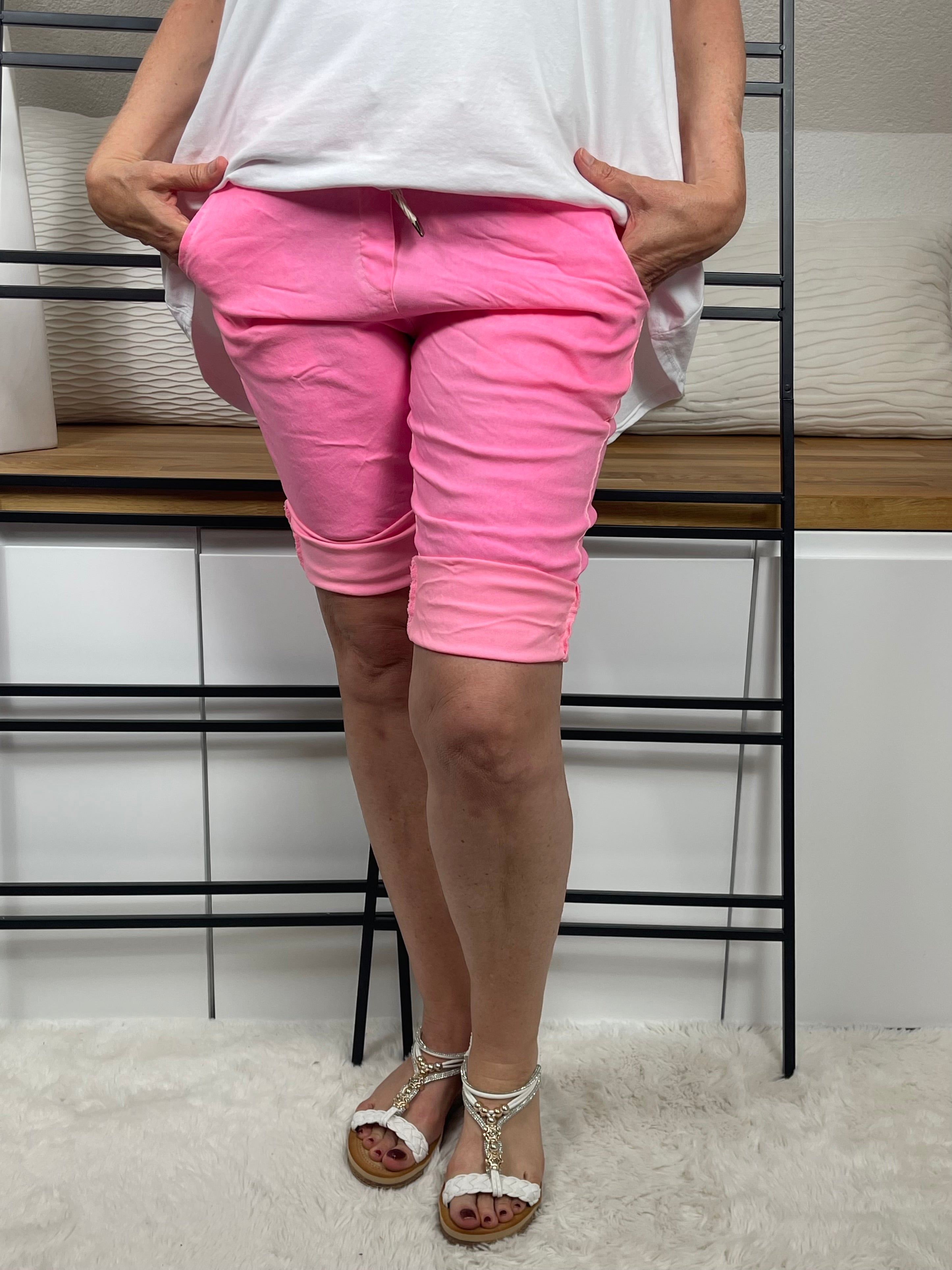 !!!!KEINE RETOURE MÖGLICH!!!! Damen 3/4 Jogpant mit Gürtel und Blüte Einheitsgrösse Gr. 38 - 42