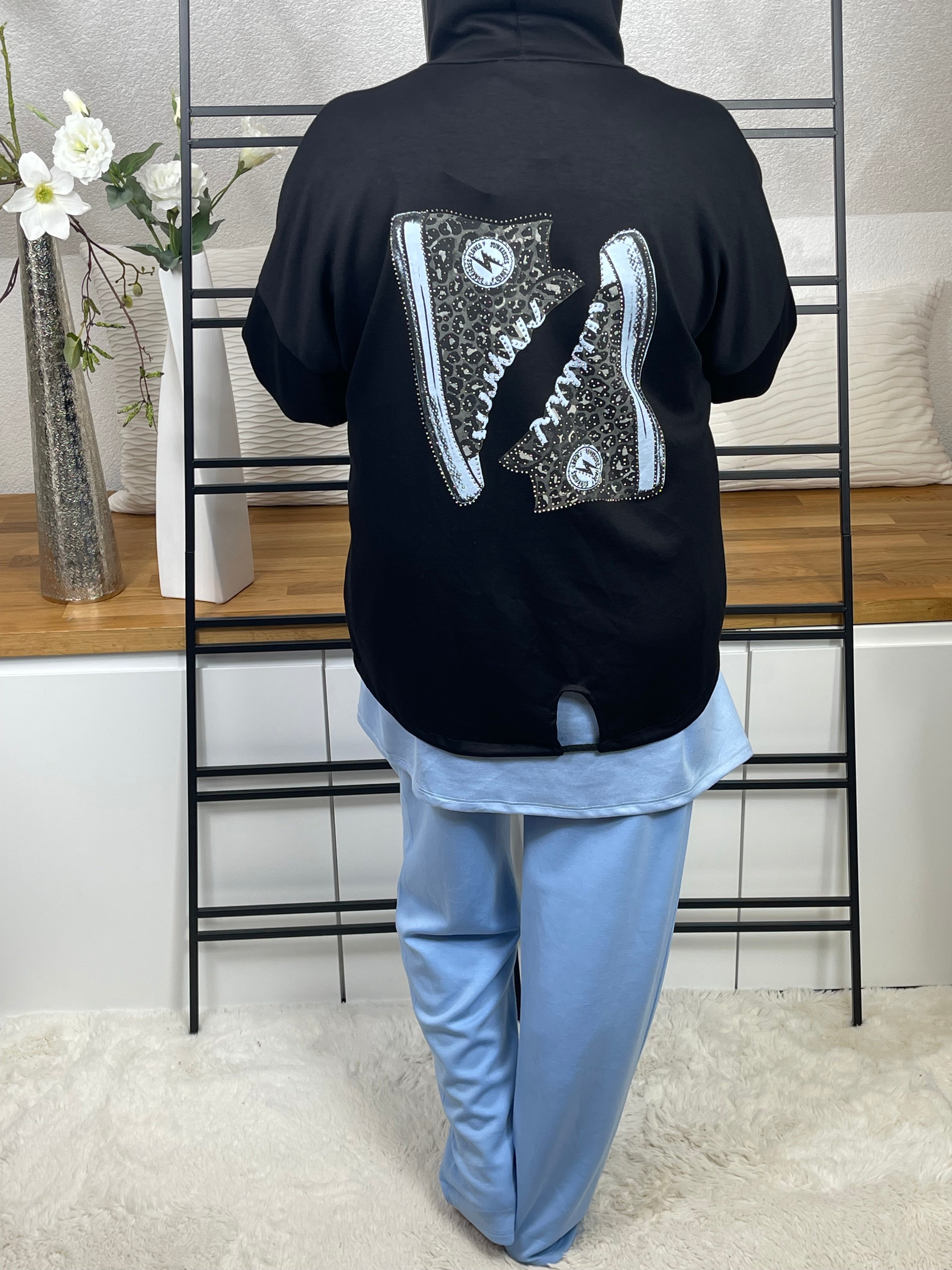 Damen „Fluffi“ Jacke mit Sneakern Einheitsgrösse Gr. 38 - 46 in 3 Farben