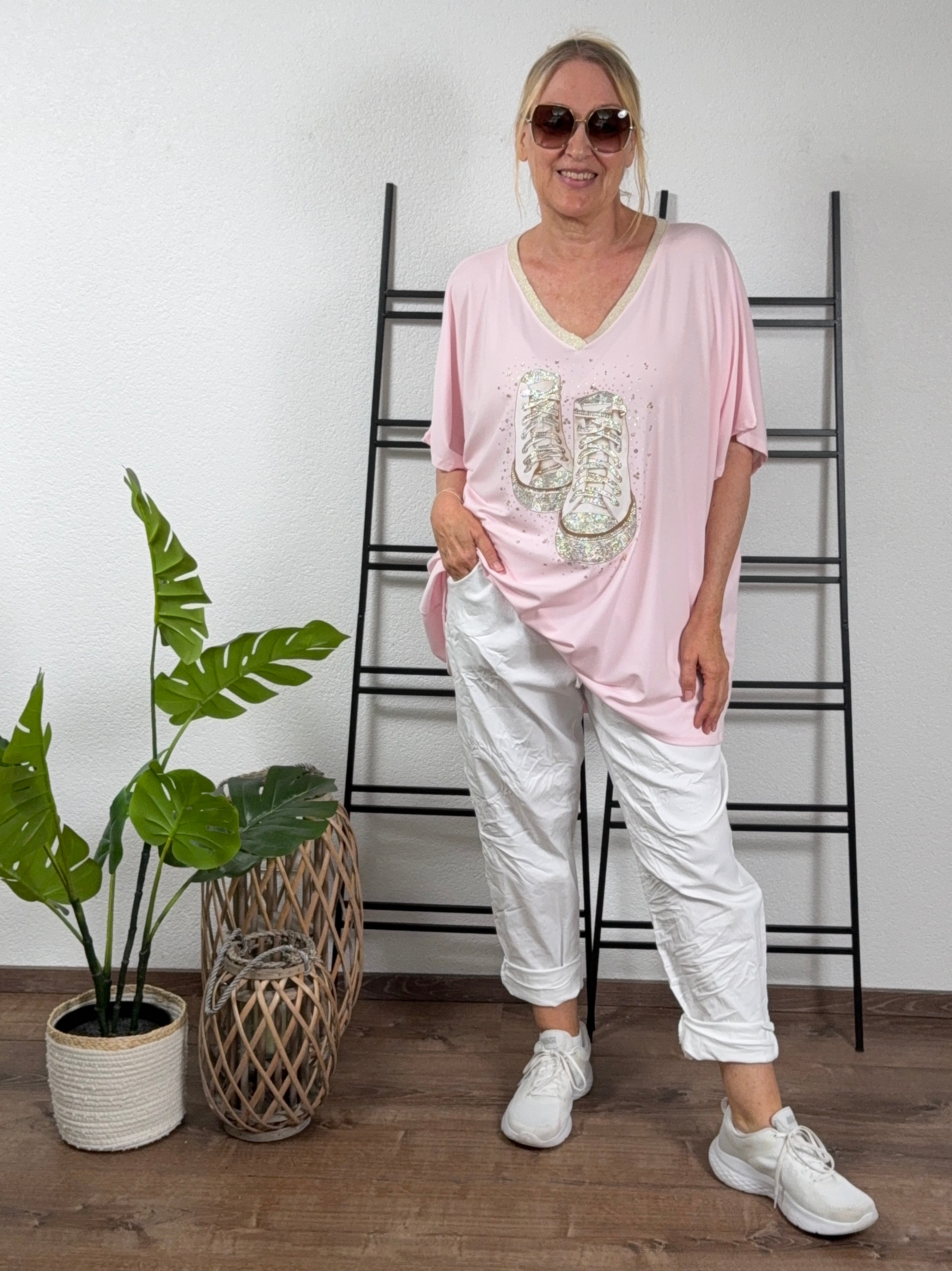 Hochwertiges T - Shirt „Sneaker“ mit Glitzer und Pailletten Einheitsgrösse Gr. 44 - 50 in rosa