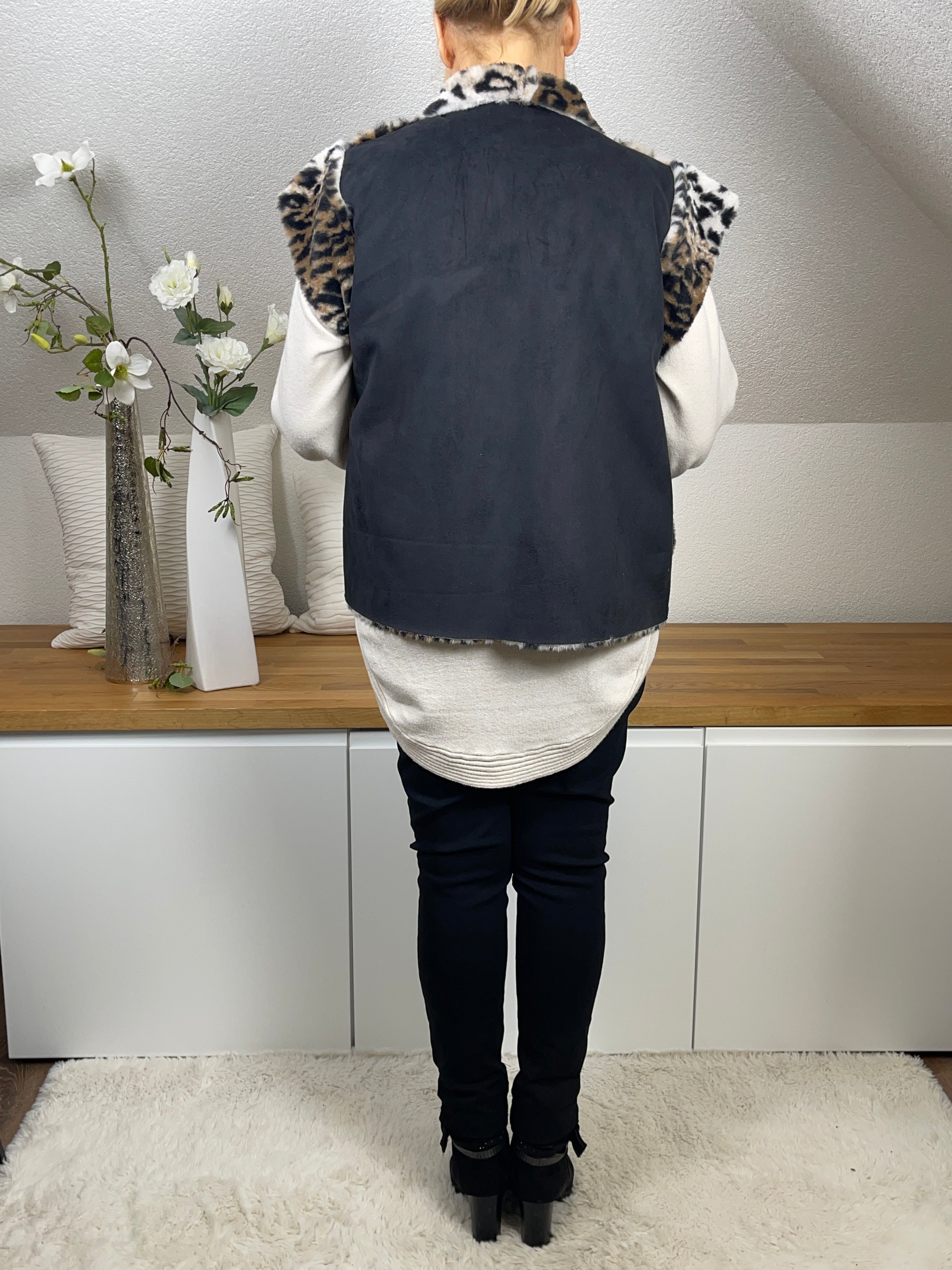 Hochwertige elegante ärmellose Jacke mit Kunstfell in Wildlederoptik Einheitsgrösse Gr. 36 - 40 in schwarz