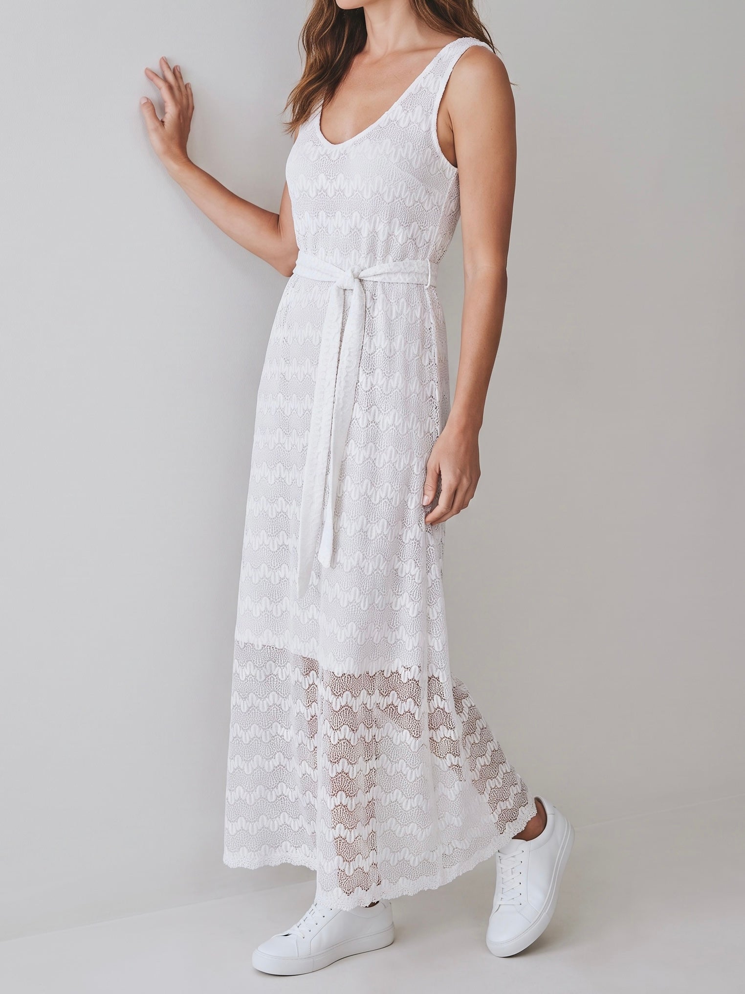 Elegantes Spitzen - Maxikleid in weiß