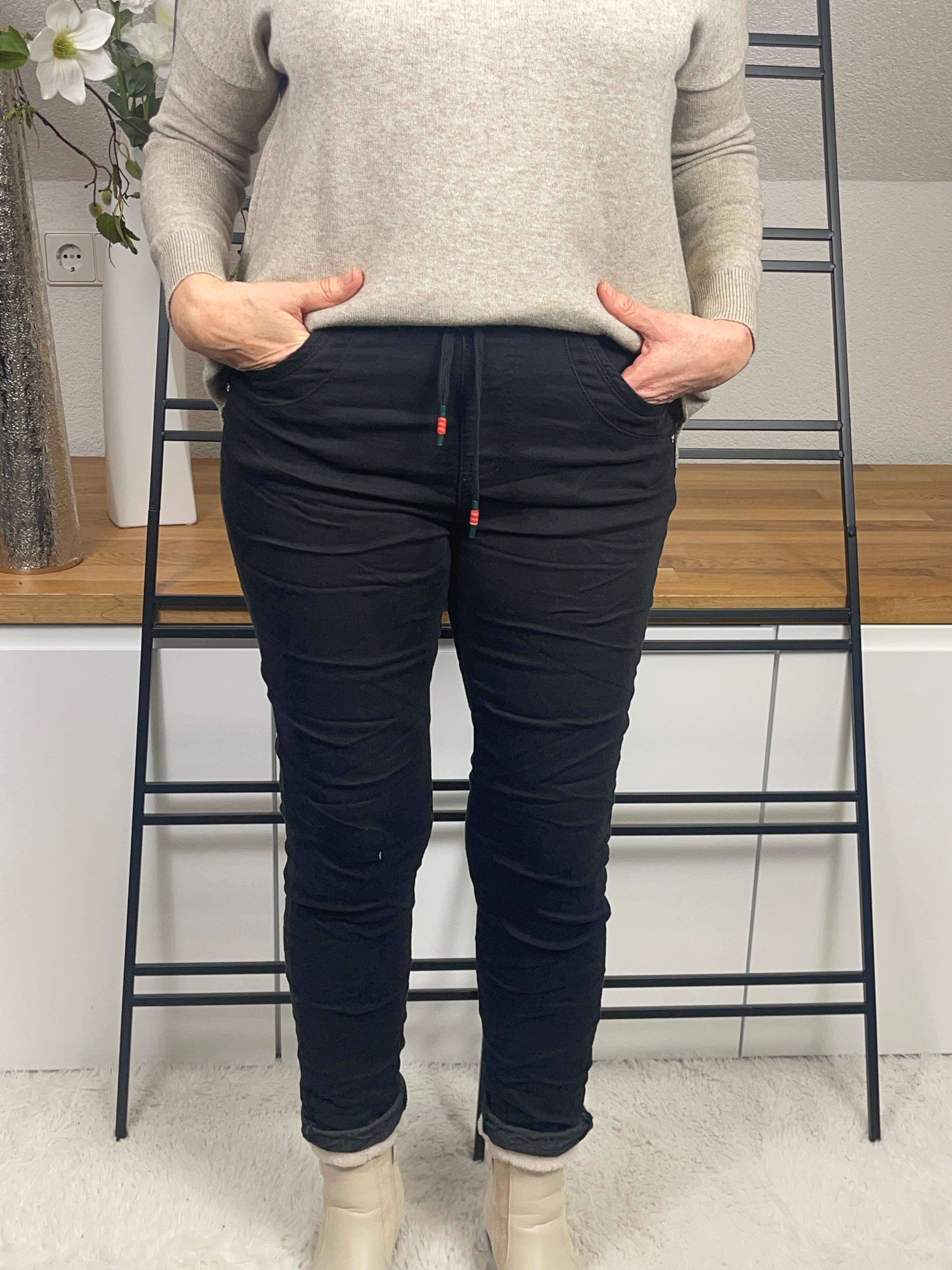 Damen - Jeans - Jogpant Gr. 42 - 48 in schwarz