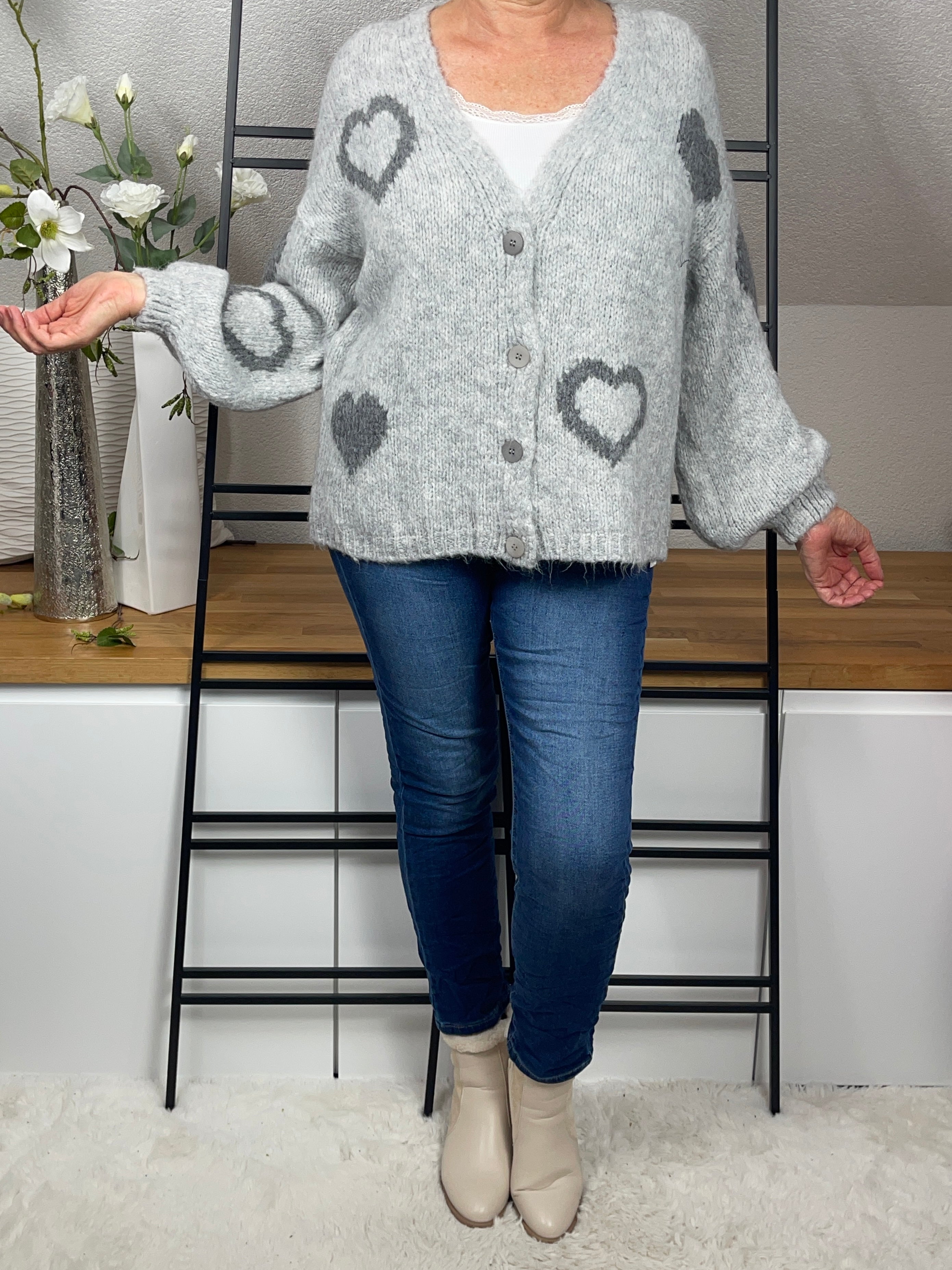 Damen - Strickjacke „Herzle“ Einheitsgrösse Gr. 36 - 44 in 2 Farben