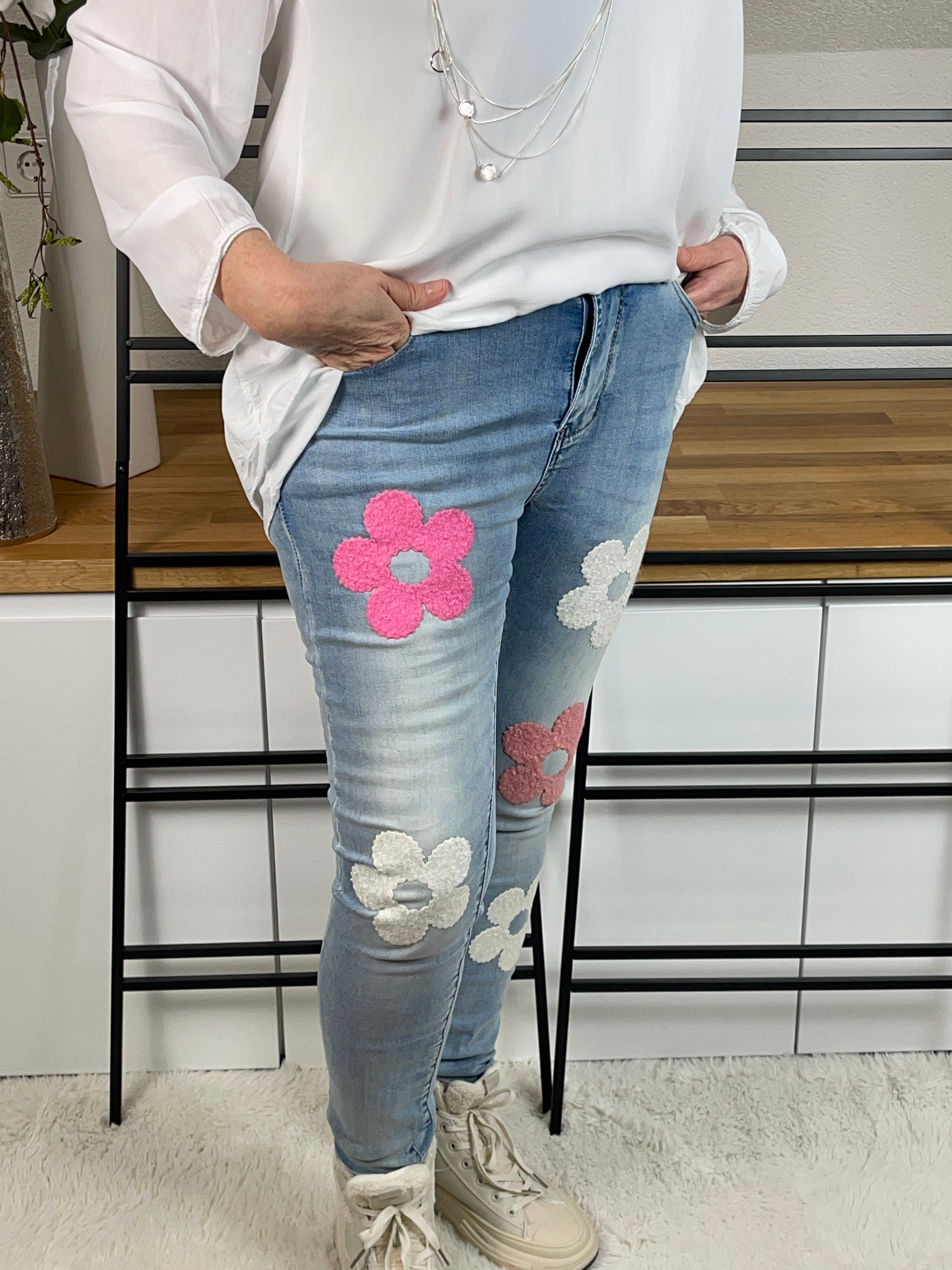 !!!!KEINE RETOURE MÖGLICH!!!! Fällt groß aus“ Jeans „Blütezeit“ Gr. 38 - 48