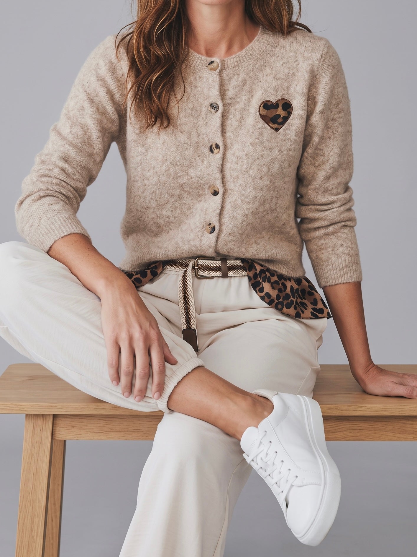 Esvivid Feinstrick - Jacke  mit tollen „Animal Print“ Details in beige - melliert