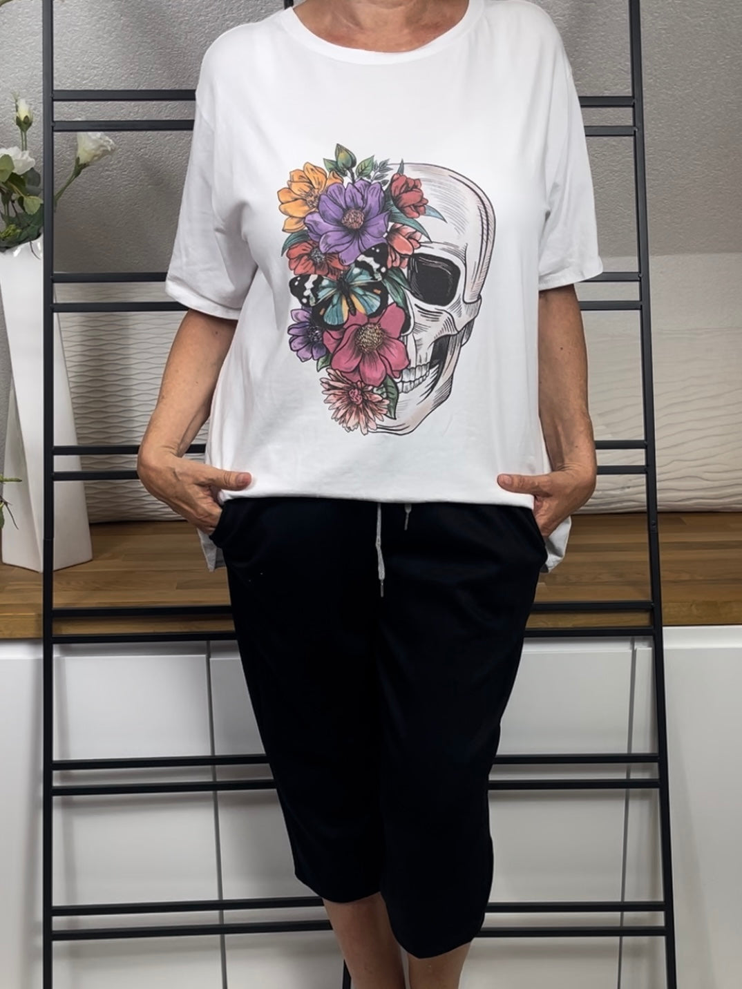 !!!!KEINE RETOURE MÖGLICH!!!! Damen - T - Shirt „Totenkopf“ Einheitsgrösse Gr. 40 - 44/46 in 3 Varianten