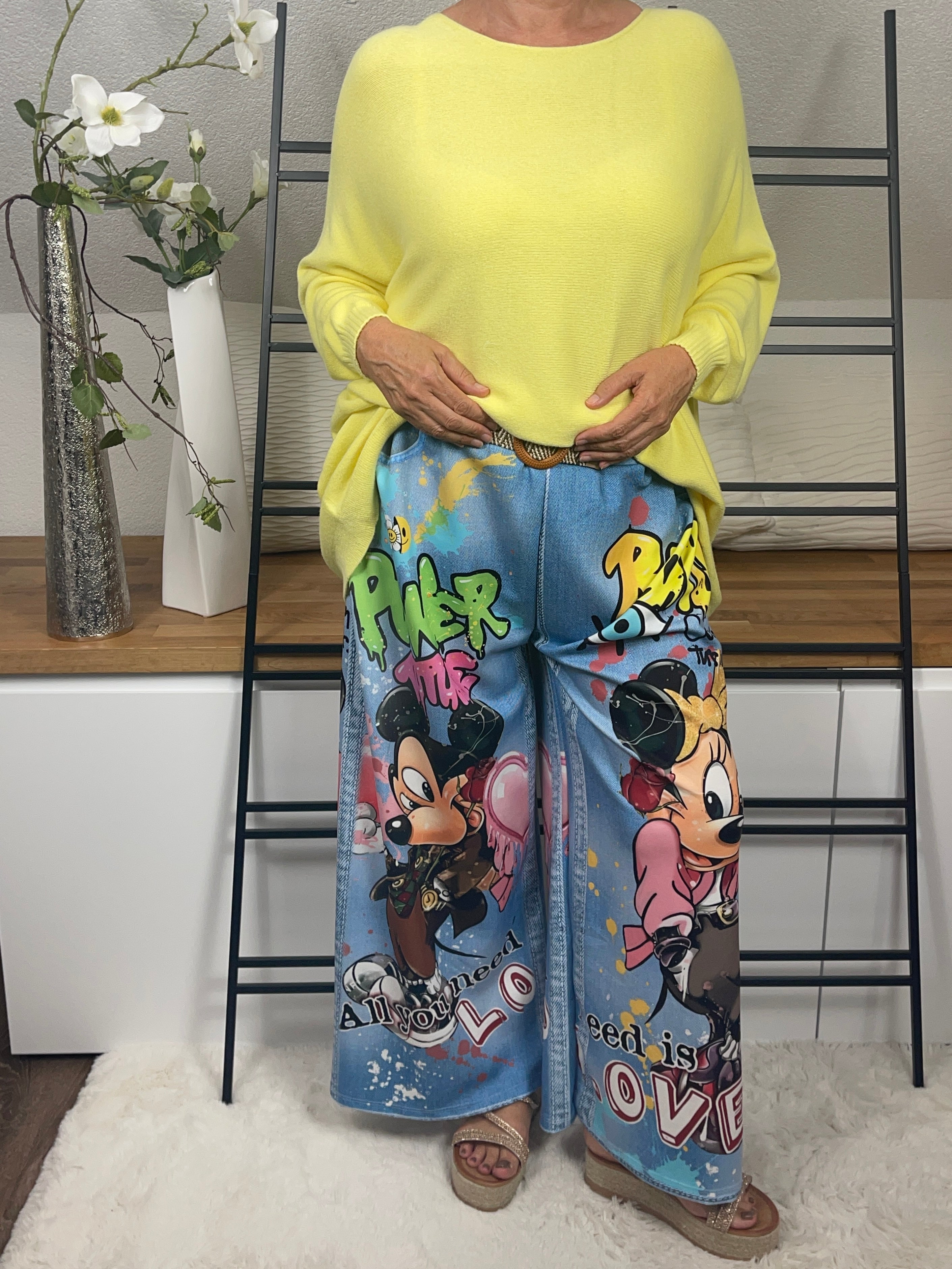 !!!!KEINE RETOURE MÖGLICH !!!!Elegante weite Damen - Jogpant „Mickey - Minney“ mit „3 D“ Effekt Einheitsgrösse Gr. 44 - 54 in 5 Varianten