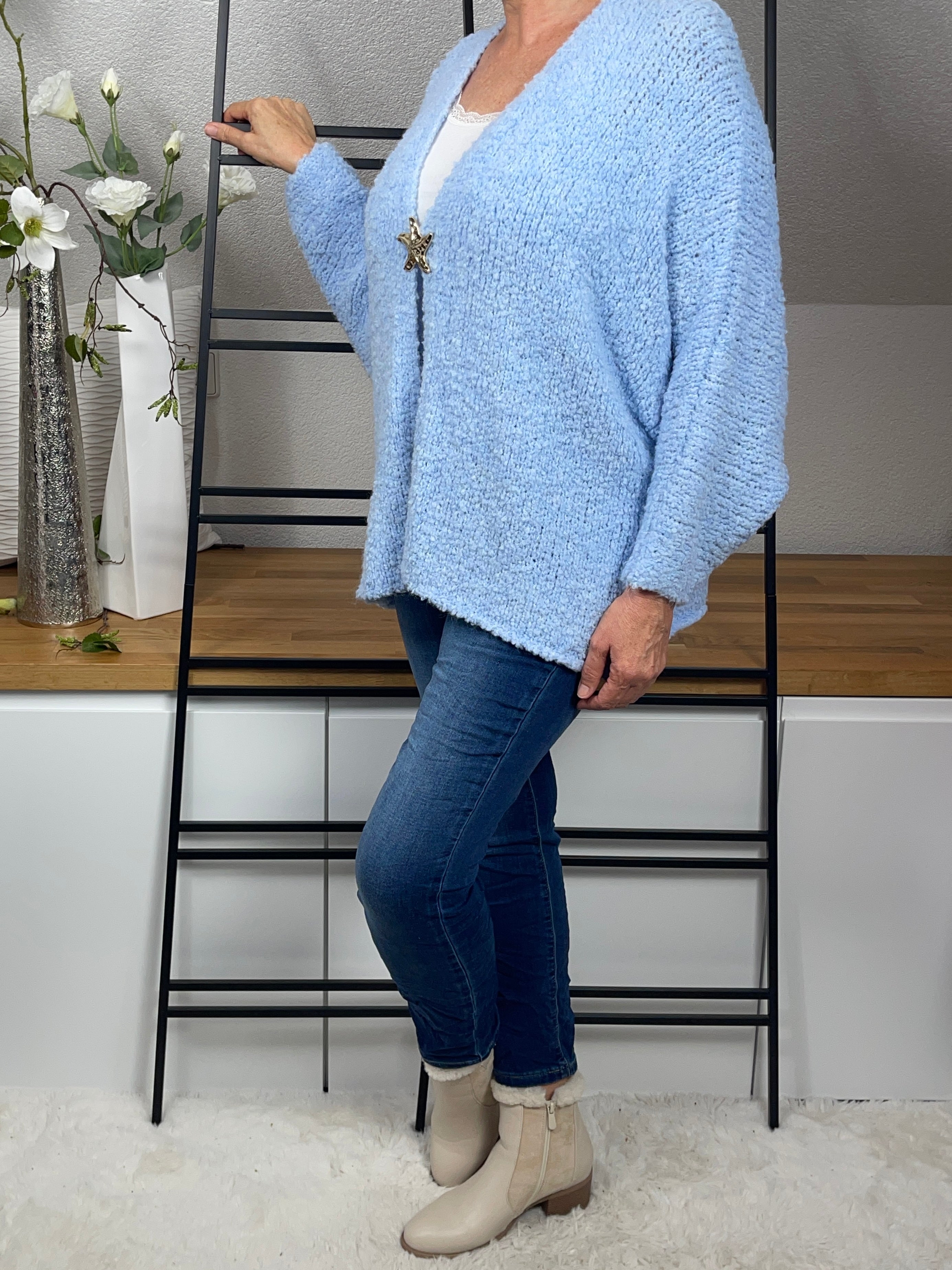 !!!AKTION!!!                           Damen „Boucle“ Strickjacke mit Brosche und Alpaka Einheitsgrösse Gr. 38 - 46 in 4 Farben