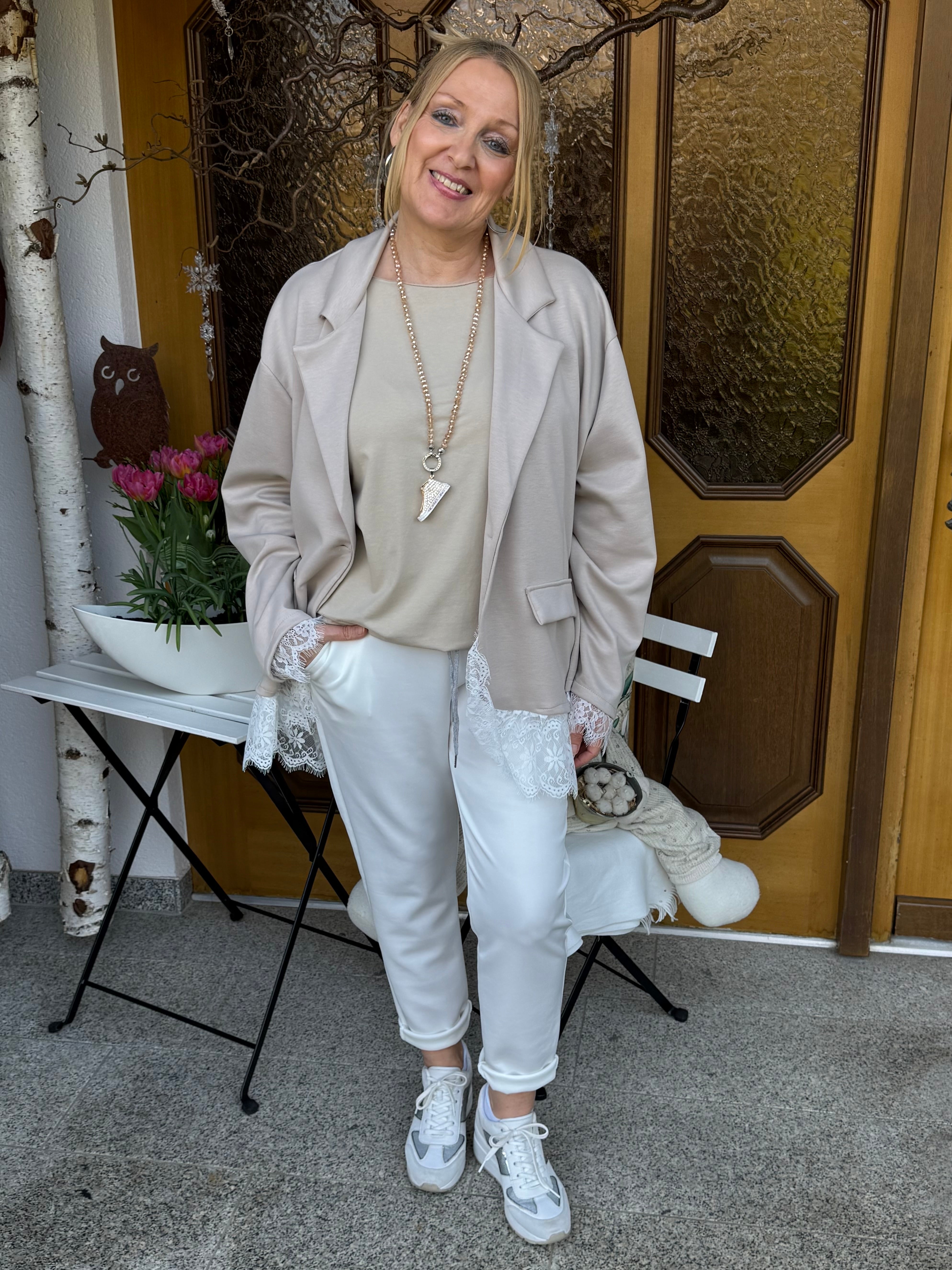 Eleganter Blazer „Fluffi“ mit edler Spitze Einheitsgrösse Gr. 44 - 50 in 4 Farben