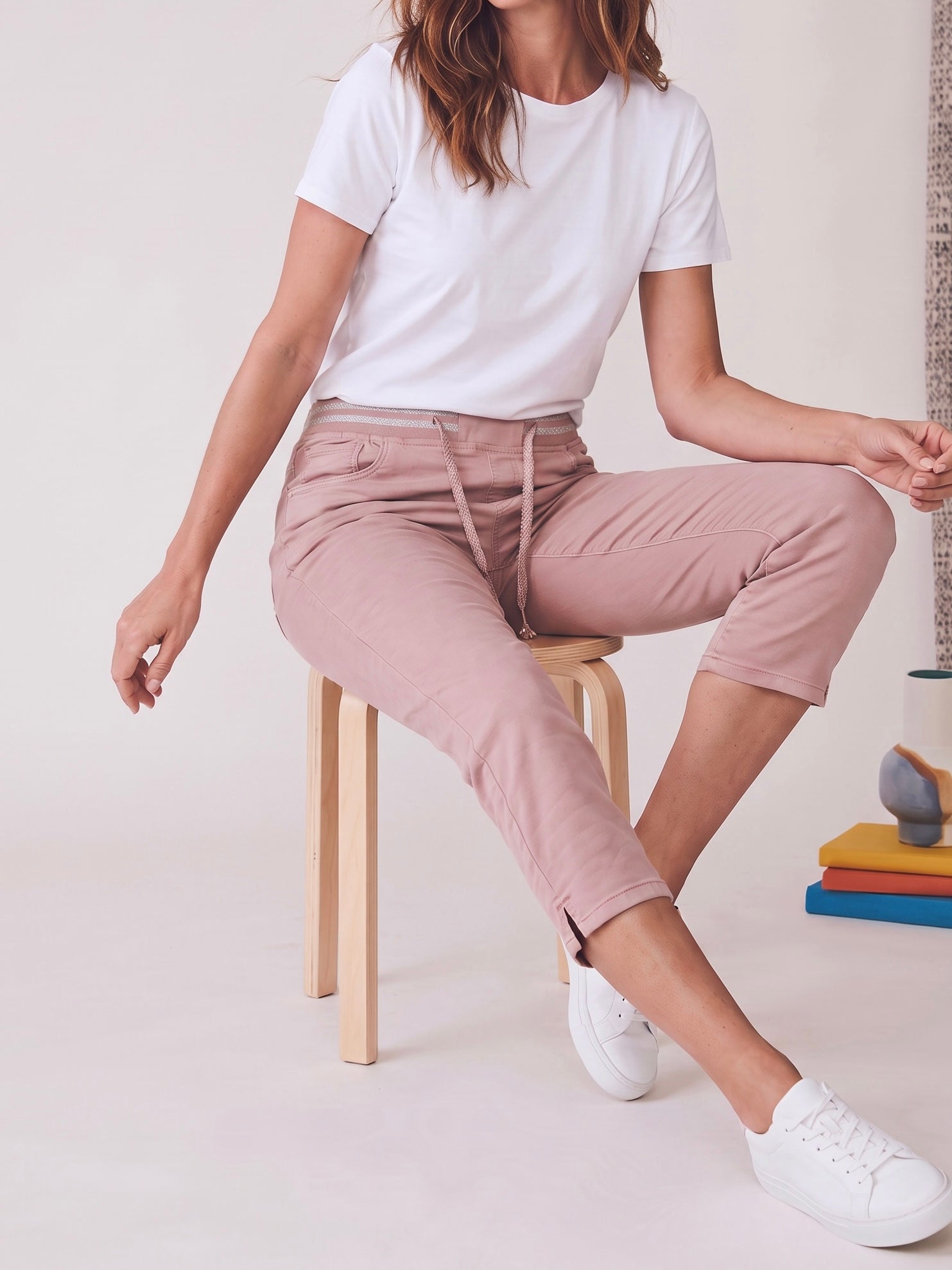3/4 Jeans mit Kordel und auffälligem Bund in rose