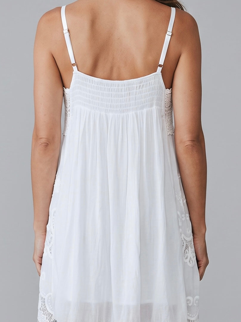 Süßes Minikleid mit Spitze  „Boho - Style“ in weiß