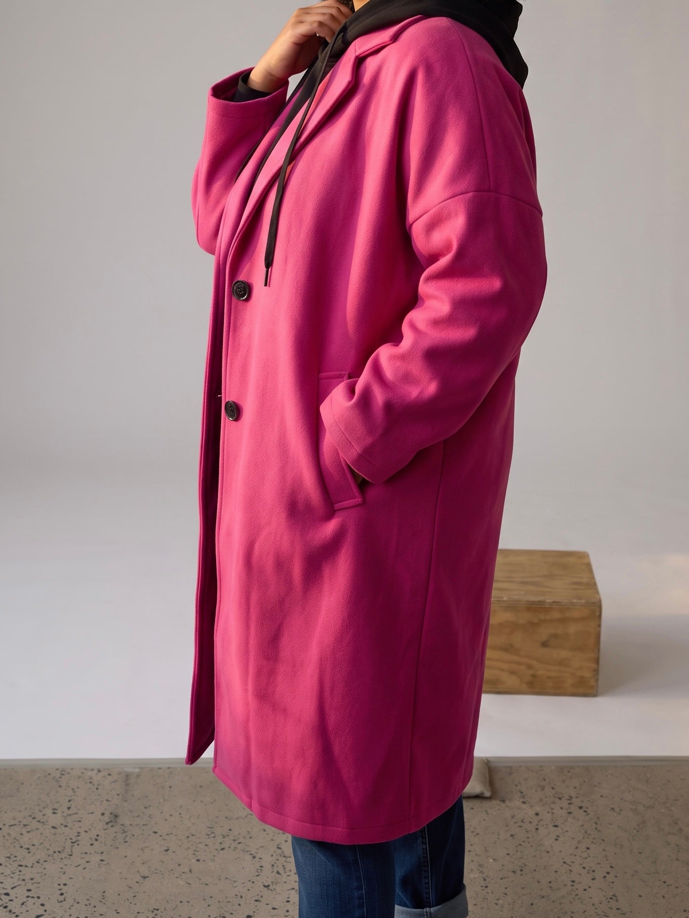 Moderner Statement - Mantel mit Kapuze 44 - 52/54 in pink - schwarz