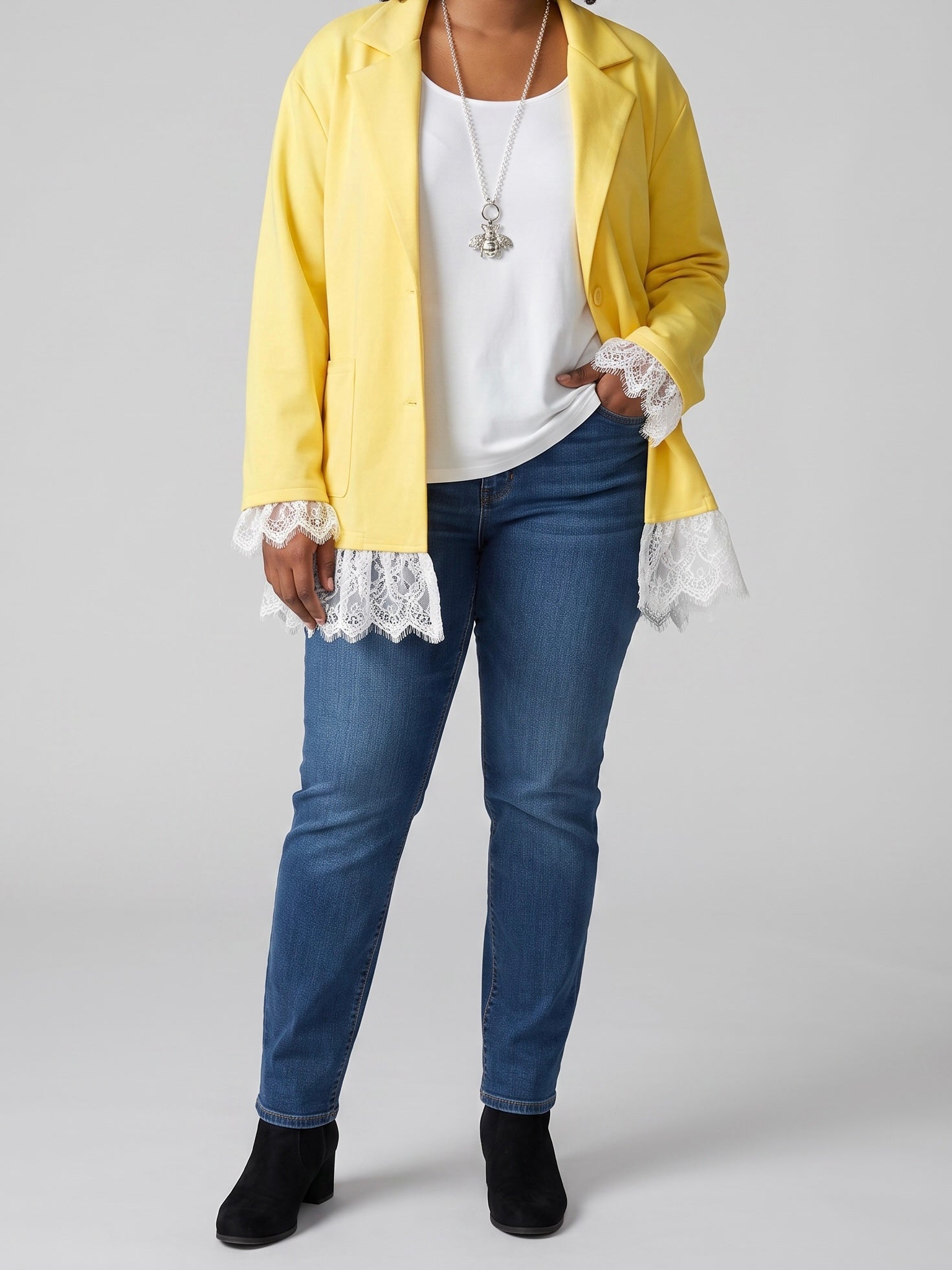 Eleganter Blazer „Fluffi“ mit edler Blümchen - Spitze in gelb
