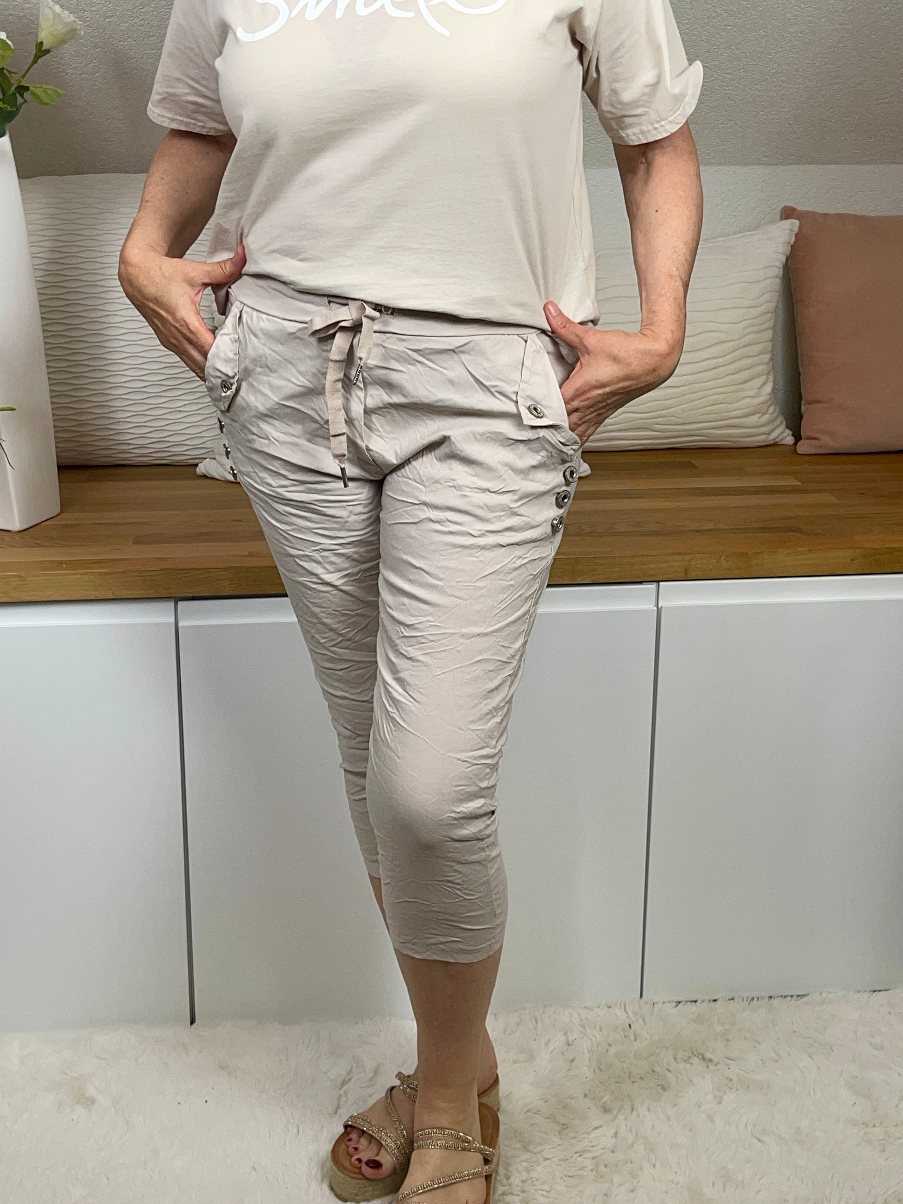 !!!!KEINE RETOURE MÖGLICH!!!! Damen - 3/4 - Jogpant mit Zierknöpfen Einheitsgrösse Gr. 36 - 40/42 in 3 Farben