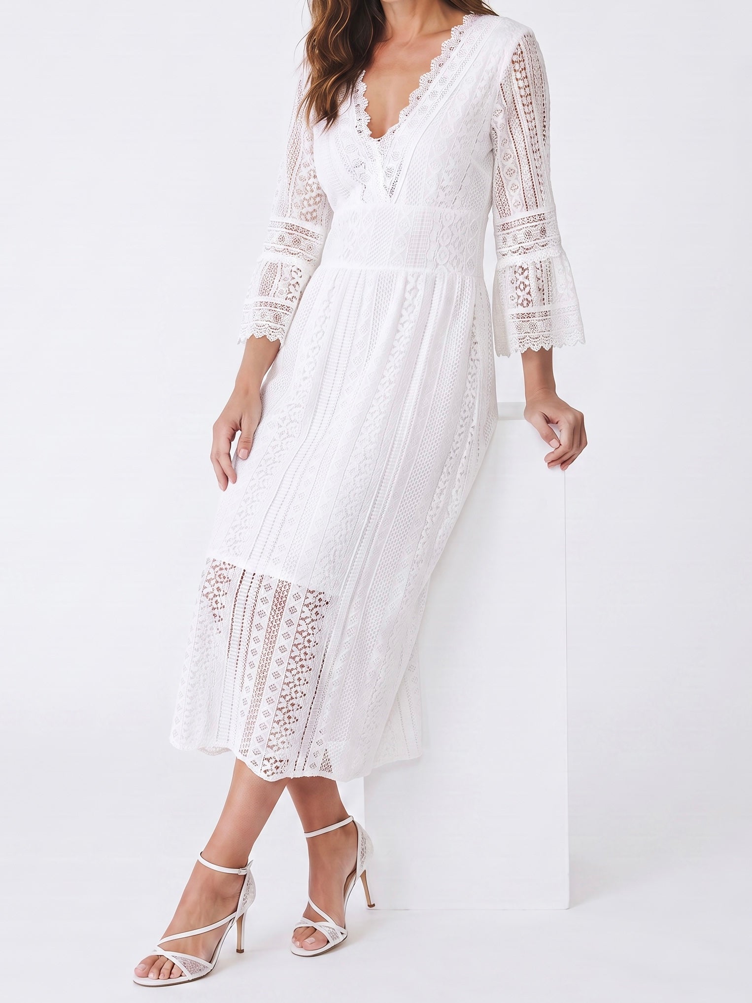 „Boho“ Maxi Romantik - Kleid mit Stickerei in weiß