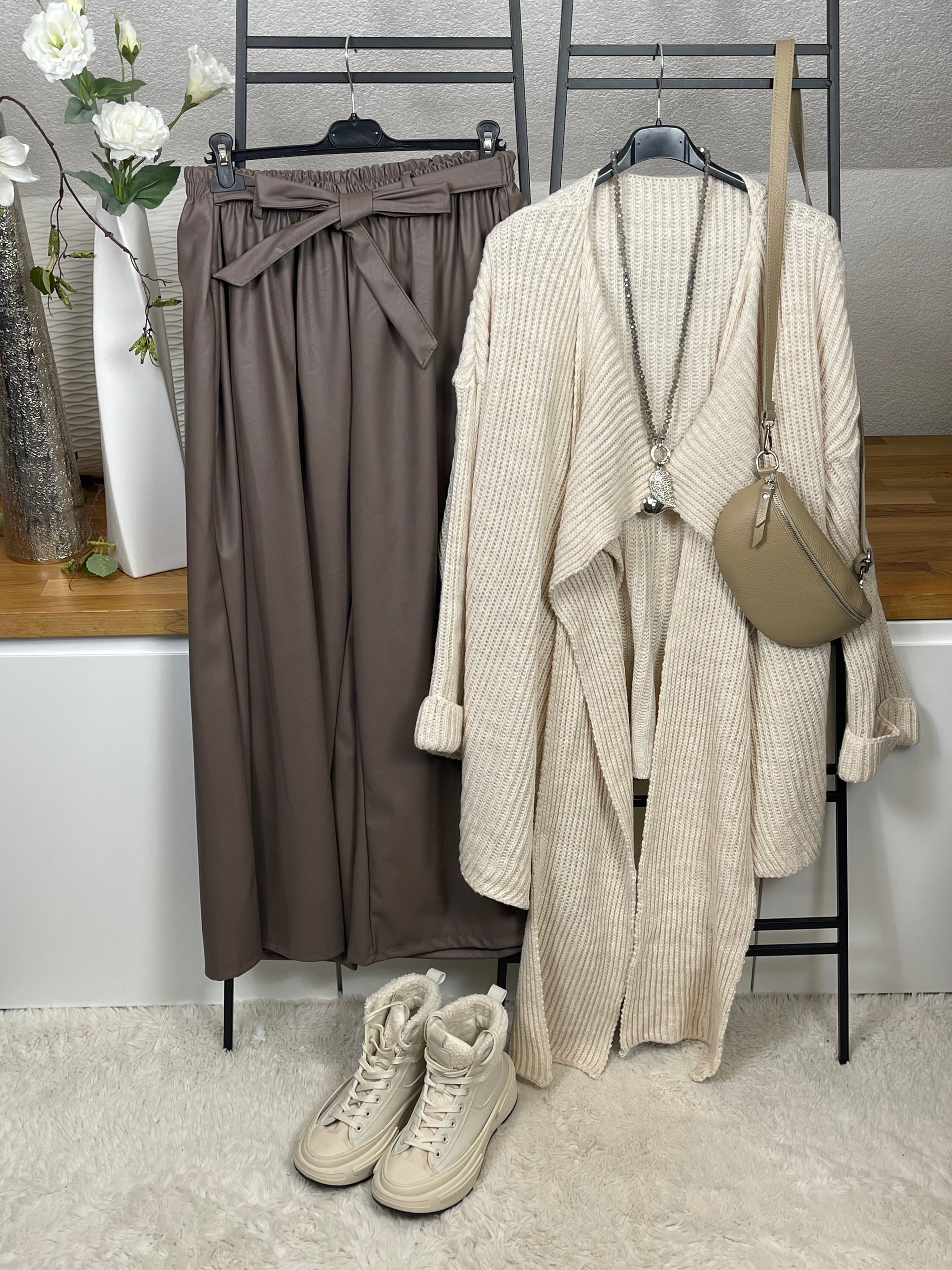 Elegante Damen Jogpant mit Gürtel „Kunstleder“ Gr. 44 -52 in 4 Farben