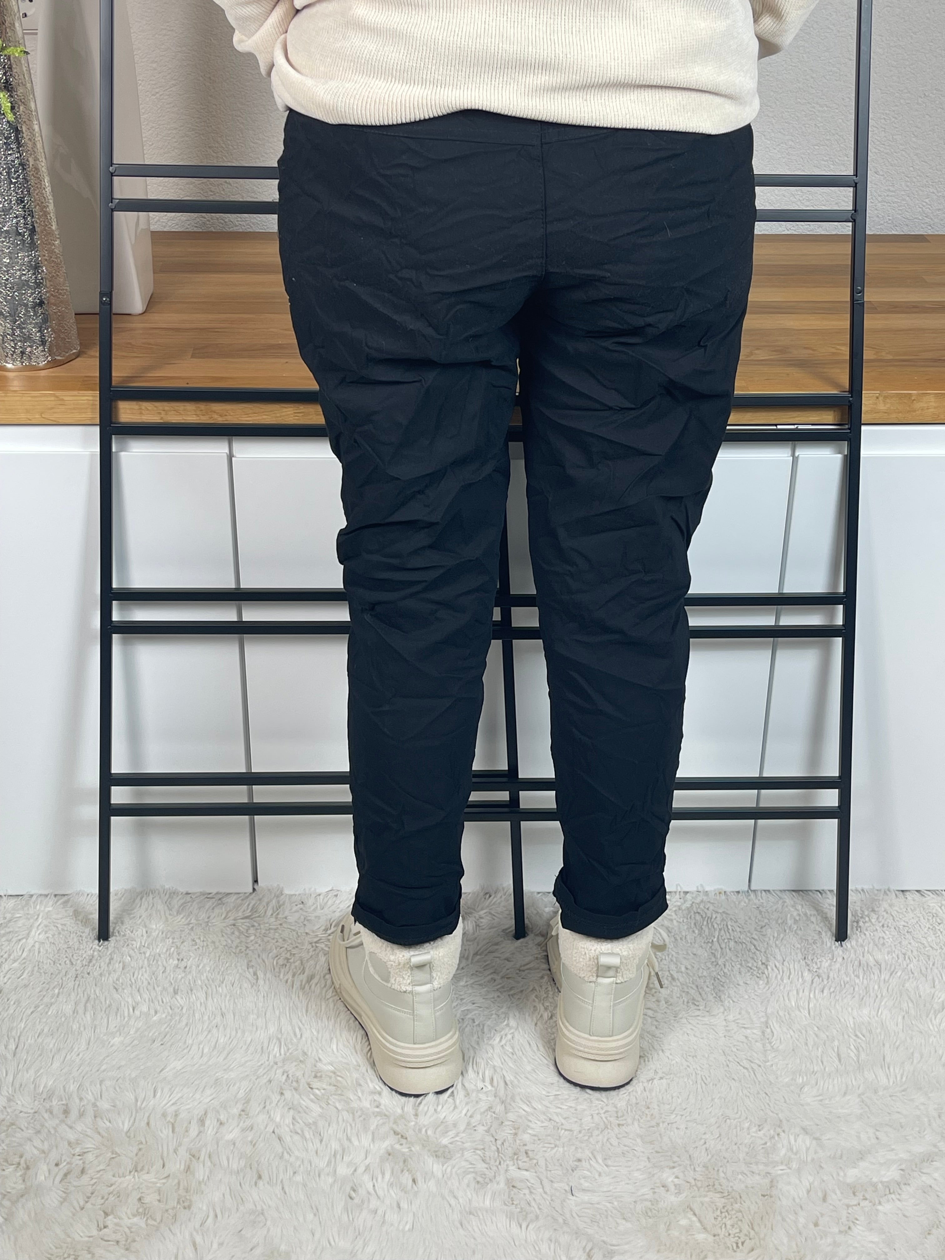 
	1.	Basic Jog-Pant Schwarz
	2.	Jog-Pant bis Größe 48
	3.	Schwarze Jog-Pant große Größen
	4.	Damen Jog-Pant Schwarz
	5.	Jog-Pant XXL Damen
	6.	Schwarze Jog-Pant Plus Size
	7.	Bequeme Jog-Pant Damen
	8.	Stylische Jog-Pant in Schwarz
	9.	Jog-Pant für Freizeit Damen
	10.	Jog-Pant große Größen Schwarz
	11.	Schwarze Basic Jog-Pant Damen
	12.	Jog-Pant elastischer Bund
