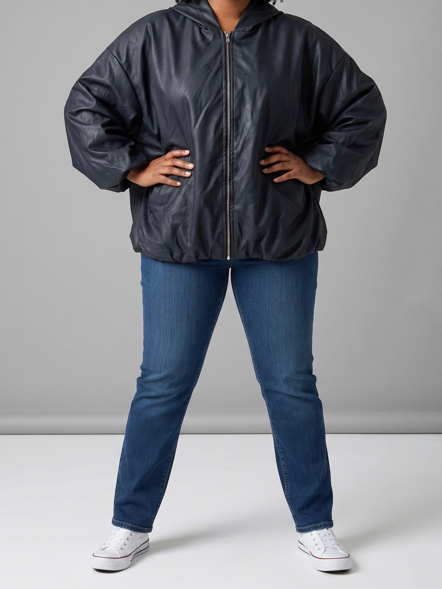 Hochwertige Kunstleder - Jacke mit Kapuze und kleinen Ballonarmen in 4 Farben