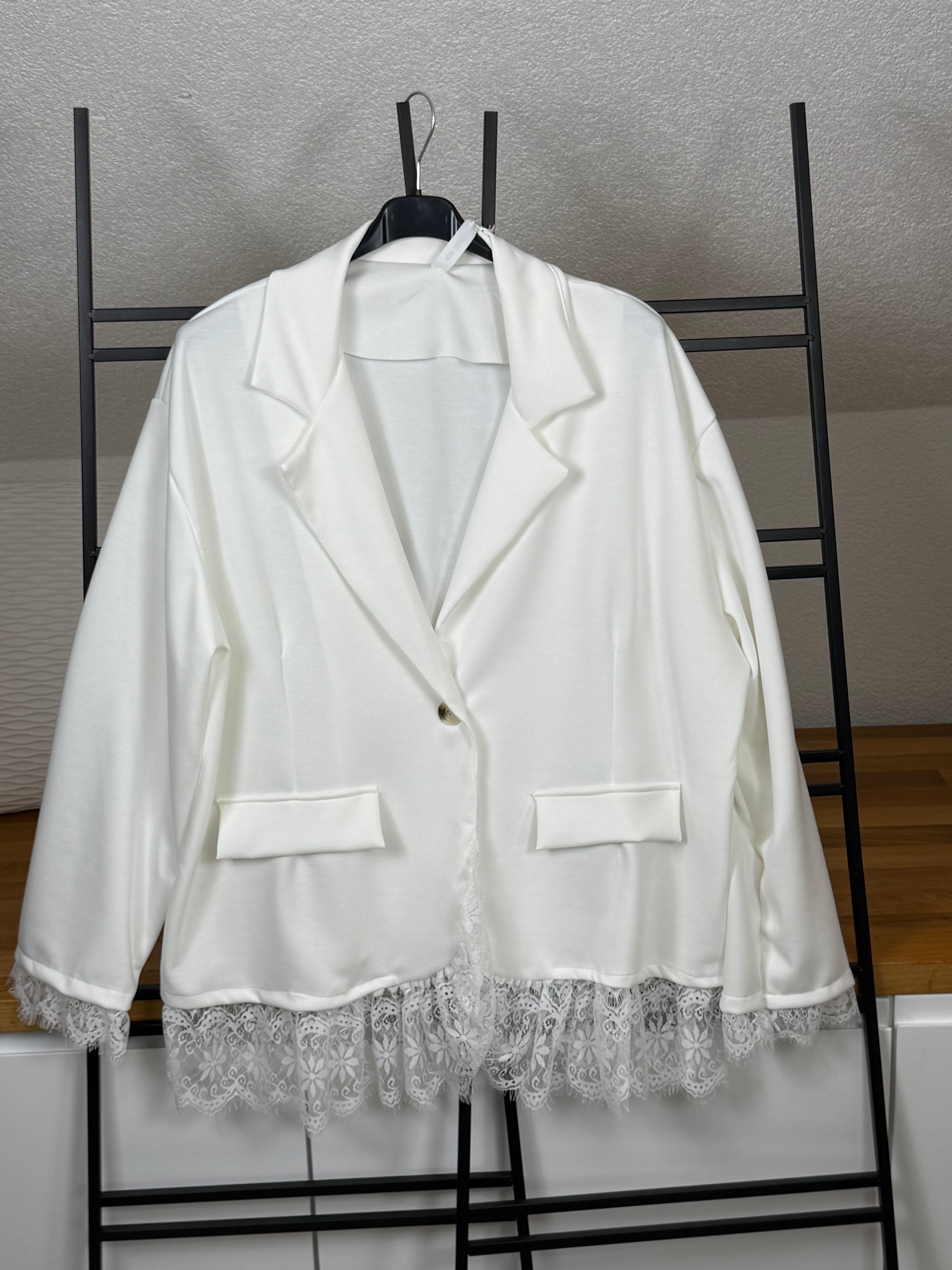 Eleganter Blazer „Fluffi“ mit edler Spitze Einheitsgrösse Gr. 44 - 50 in 4 Farben