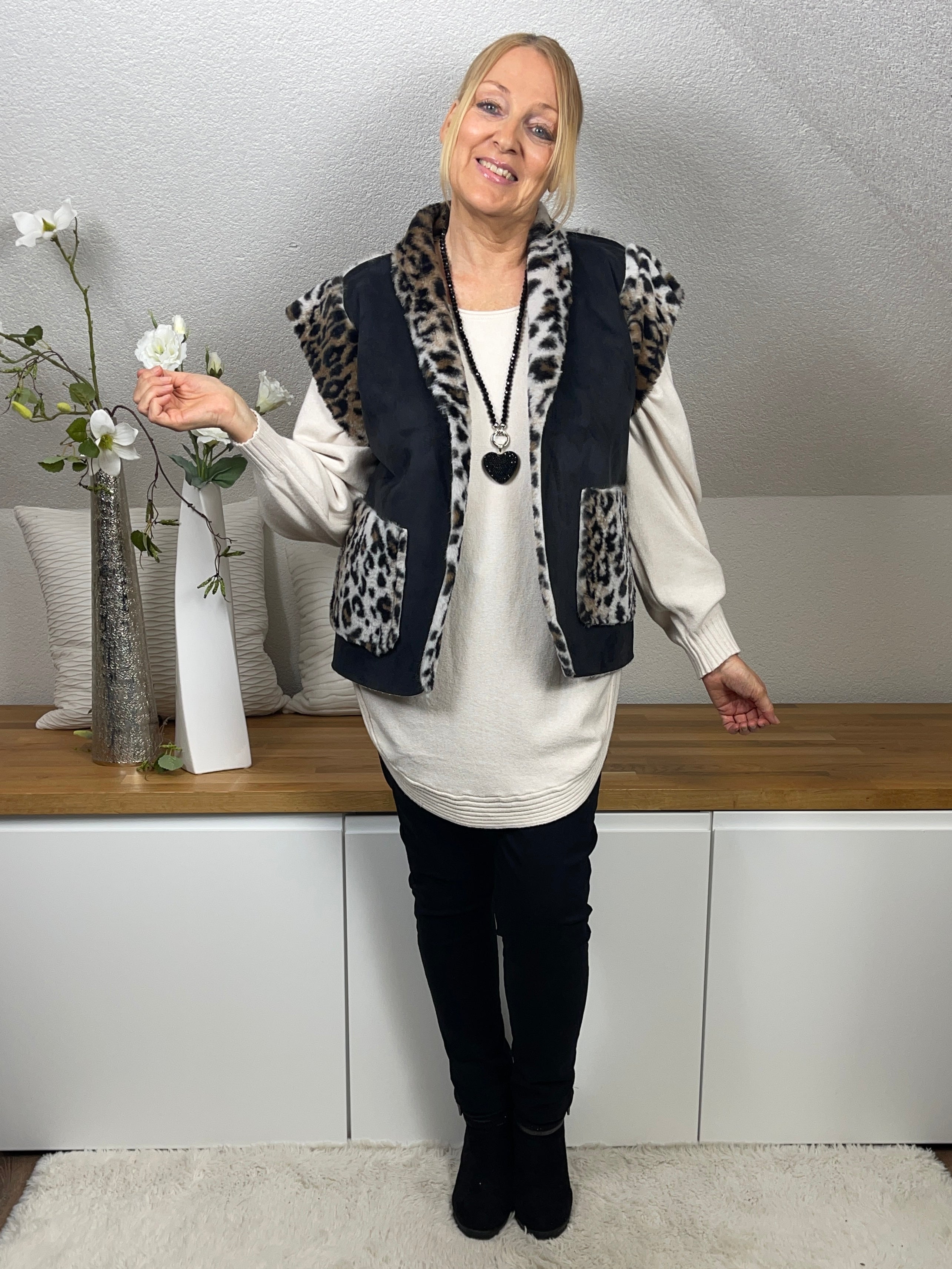 Hochwertige elegante ärmellose Jacke mit Kunstfell in Wildlederoptik Einheitsgrösse Gr. 36 - 40 in schwarz