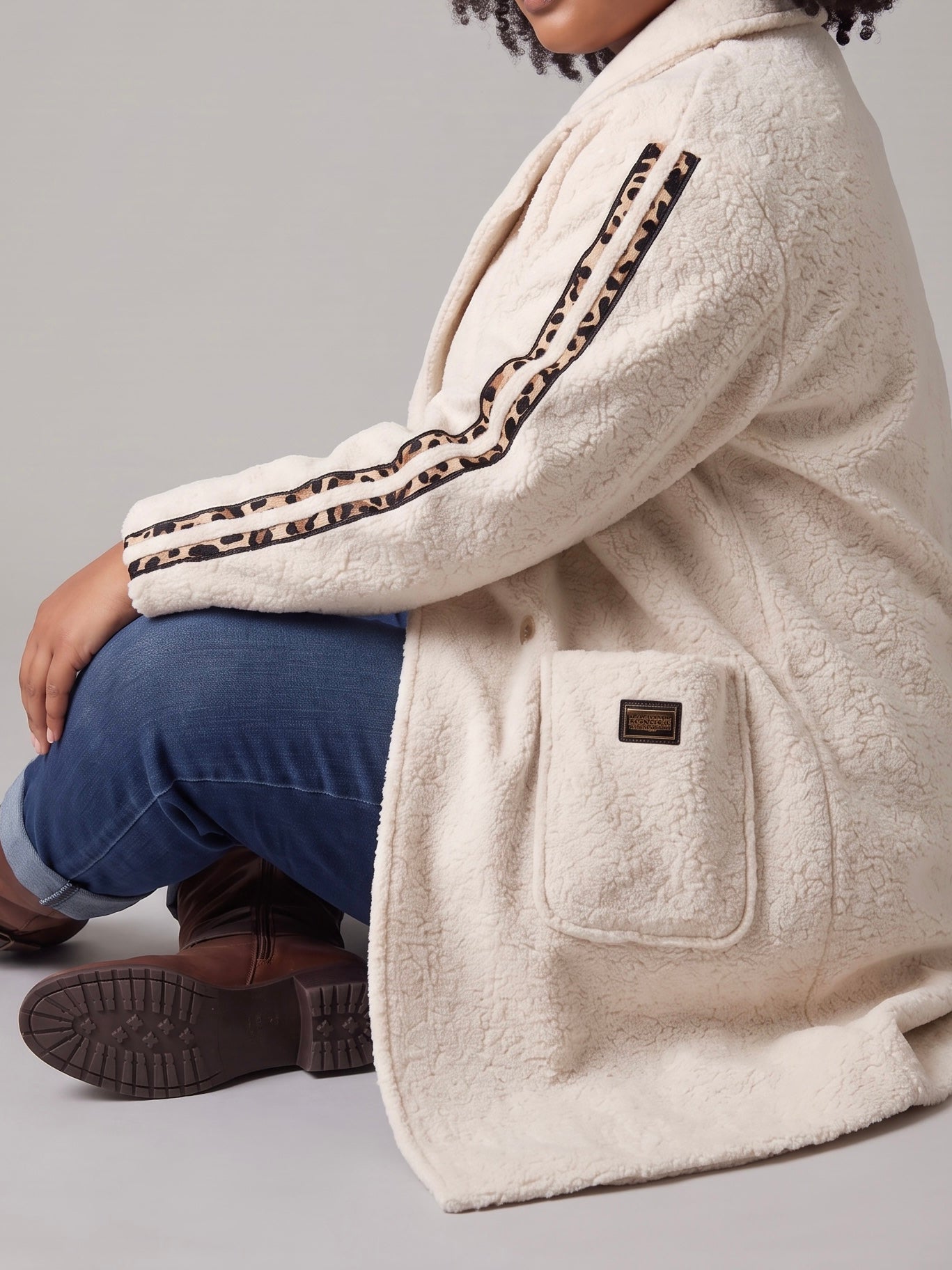 Teddy - Mantel mit „Animal - Print“ Details  in 2 Farben