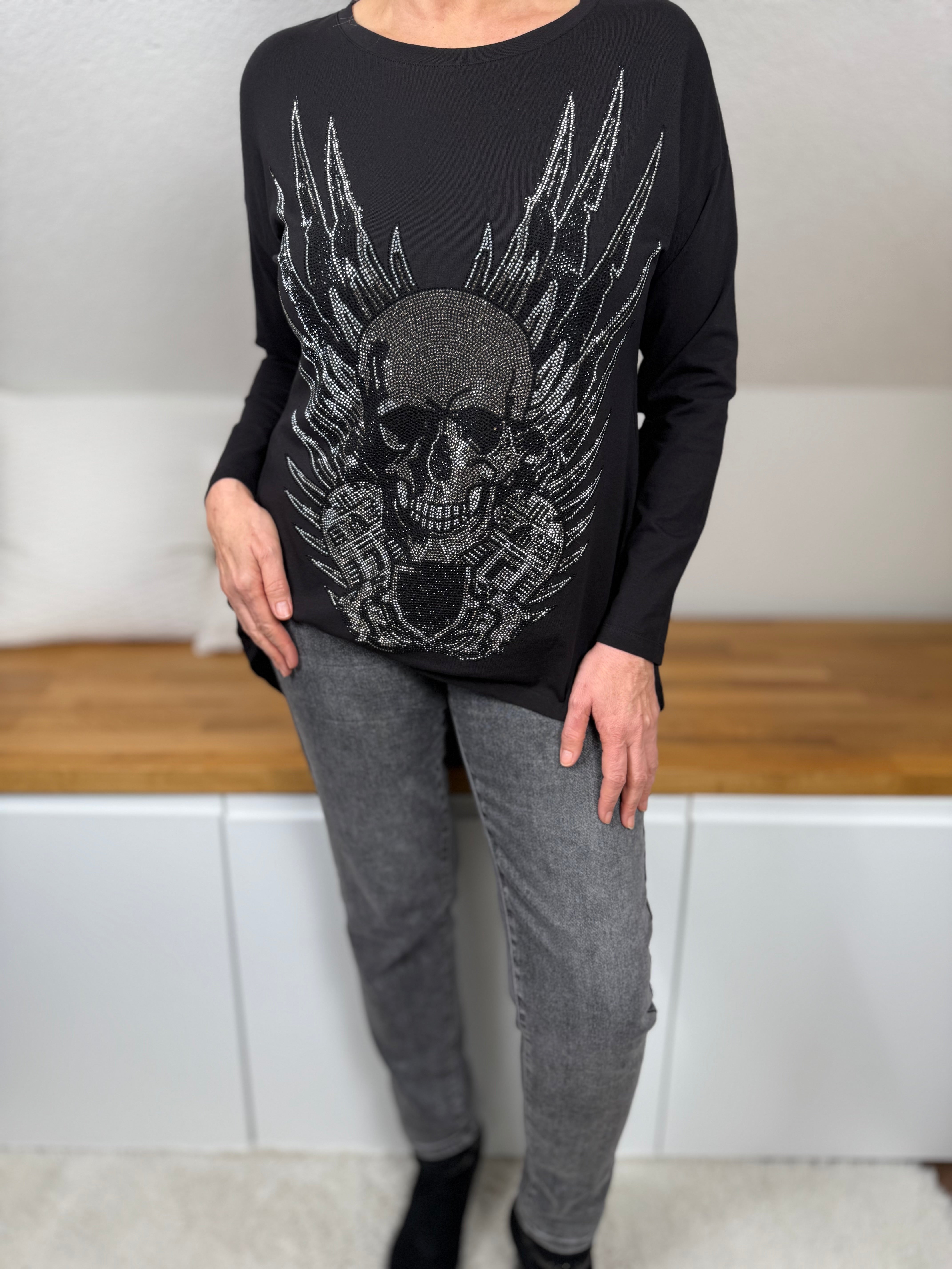 Longshirt „Totenkopf“ von EU-Queen Gr. 36 bis 48