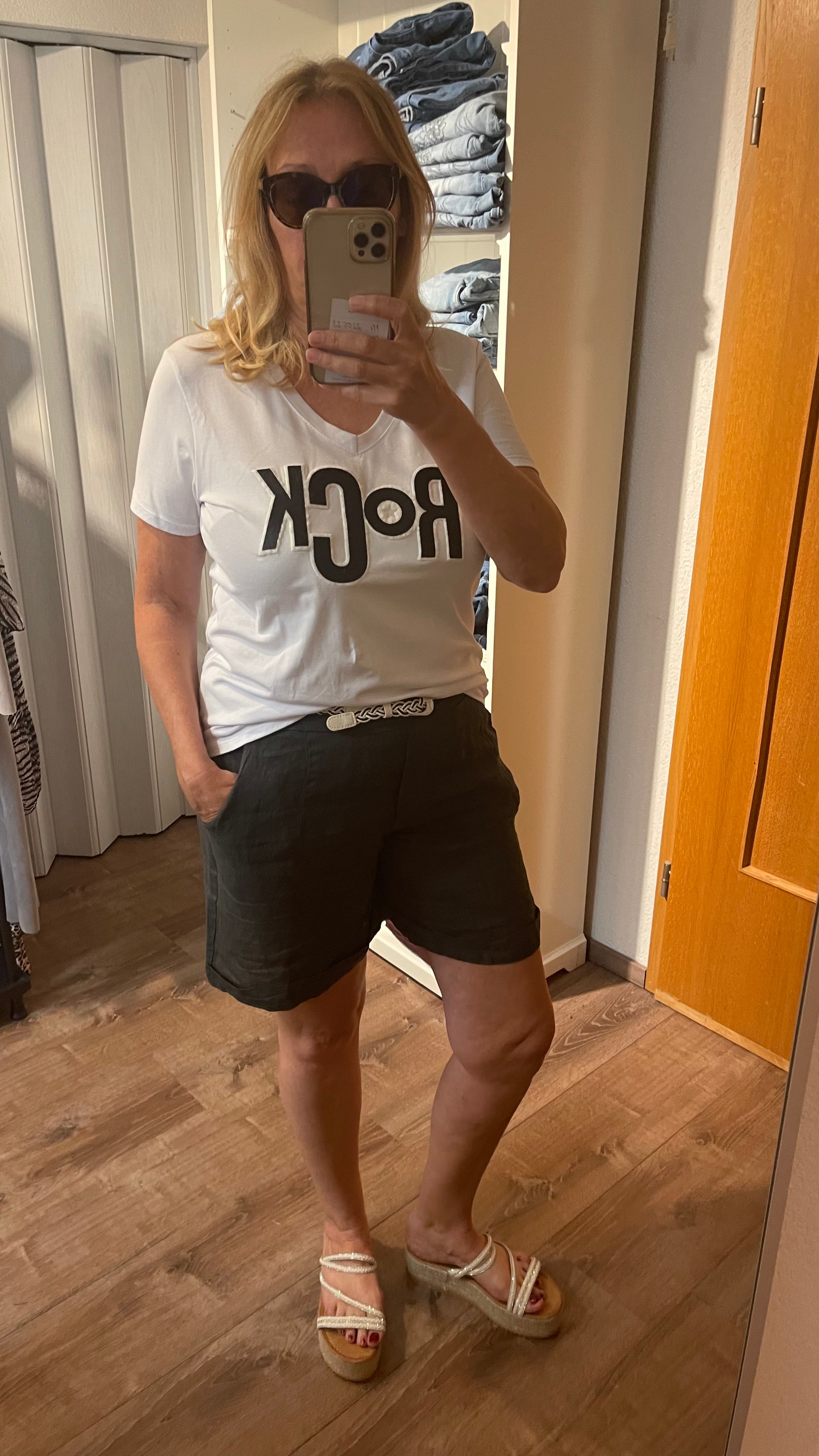 !!!!KEINE RETOURE MÖGLICH!!!! 
T - Shirt „Rock“ Einheitsgrösse Gr. 36 - 40 in 3 Farben