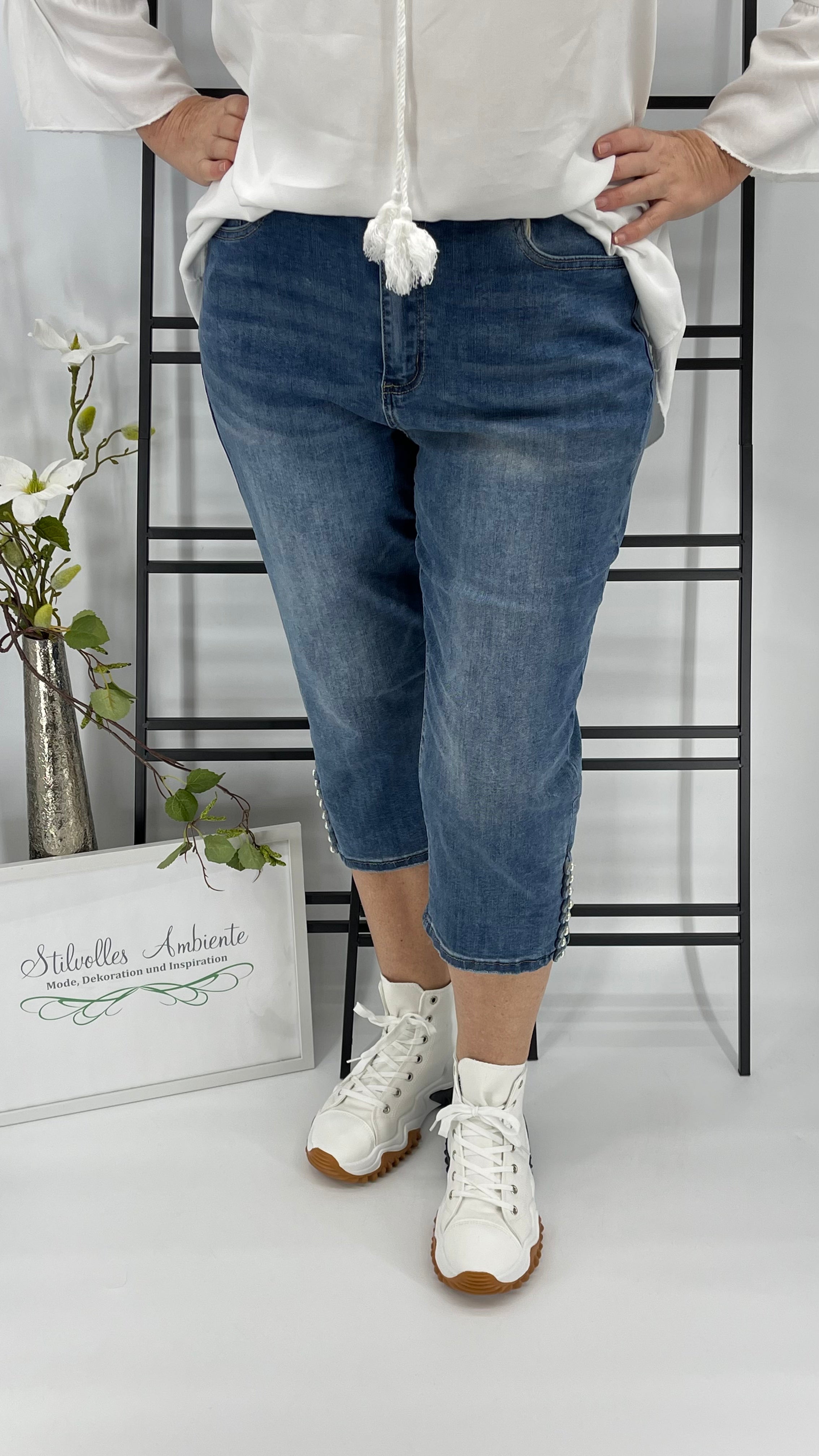 !!!!KEINE RETOURE MÖGLICH!!!! 
3/4 Jeans mit Perlen Gr. 38 - 48