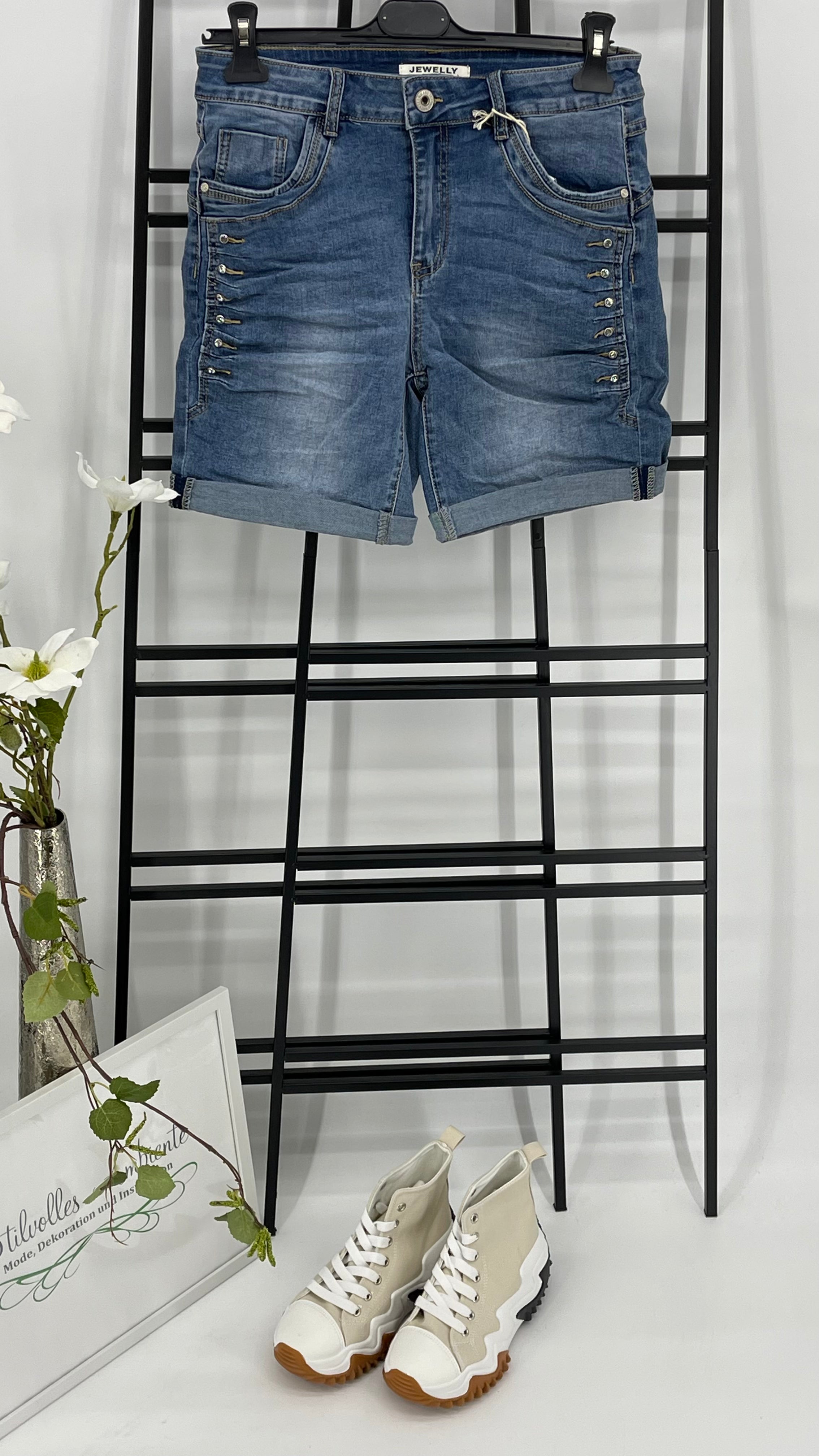 !!!!KEINE RETOURE MÖGLICH!!!! 
Jeans - Short Gr. 34 - 42